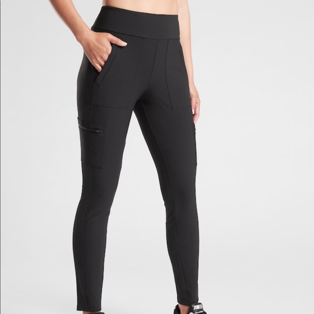 Athleta Headlands Hybrid Cargo Tight Black 4P